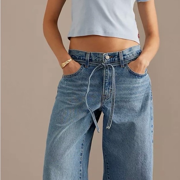 Levi's Denim - Levi's women’s XL straight Tie-Waist Jeans light wash 27X31